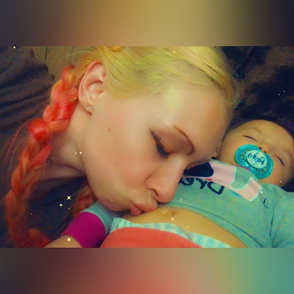 EXPRESSING ONESELF THROUGH FASHUN - Picture 2 of 8